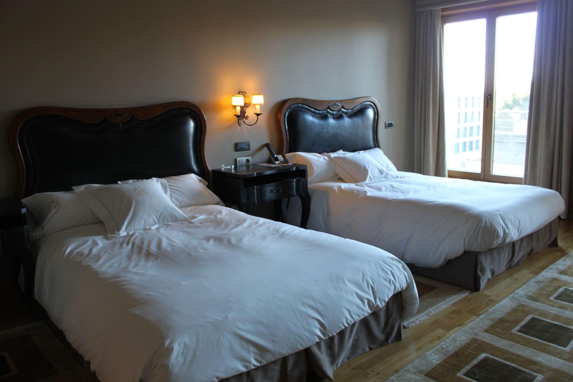 Pazo Los Escudos Hotel Spa & Resort Vigo Luaran gambar A room at the hotel