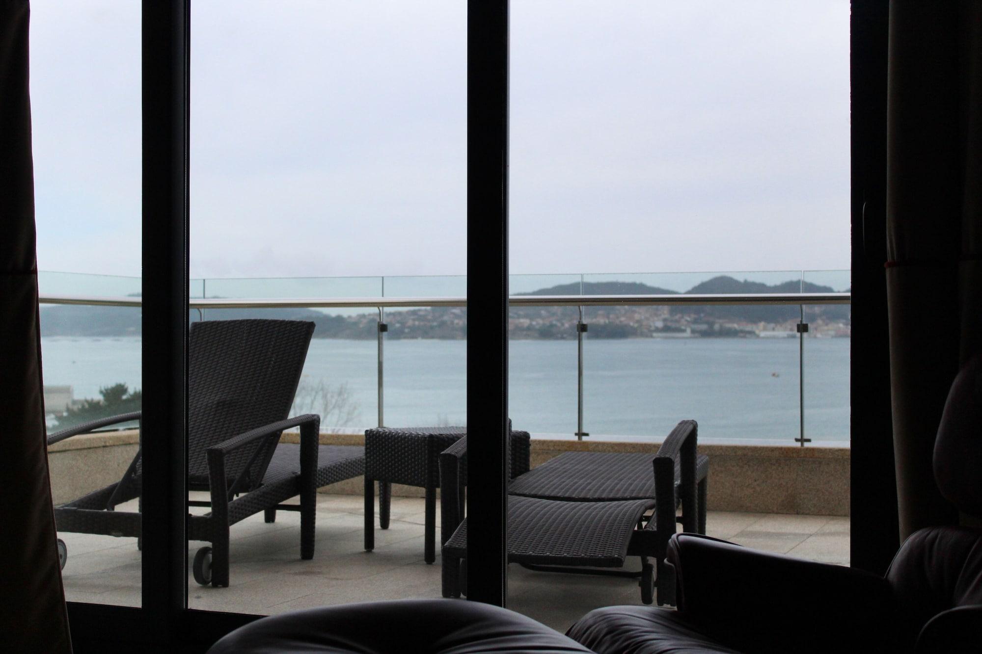 Pazo Los Escudos Hotel Spa & Resort Vigo Luaran gambar View of the Gulf of Akaba from the Grand Hotel