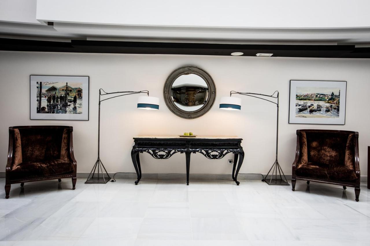 Pazo Los Escudos Hotel Spa & Resort Vigo Luaran gambar Floor lamps