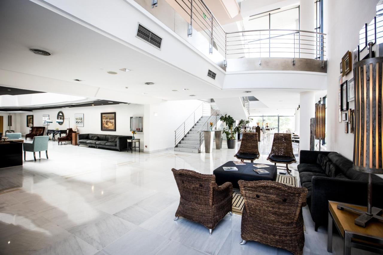 Pazo Los Escudos Hotel Spa & Resort Vigo Luaran gambar The lobby of the hotel