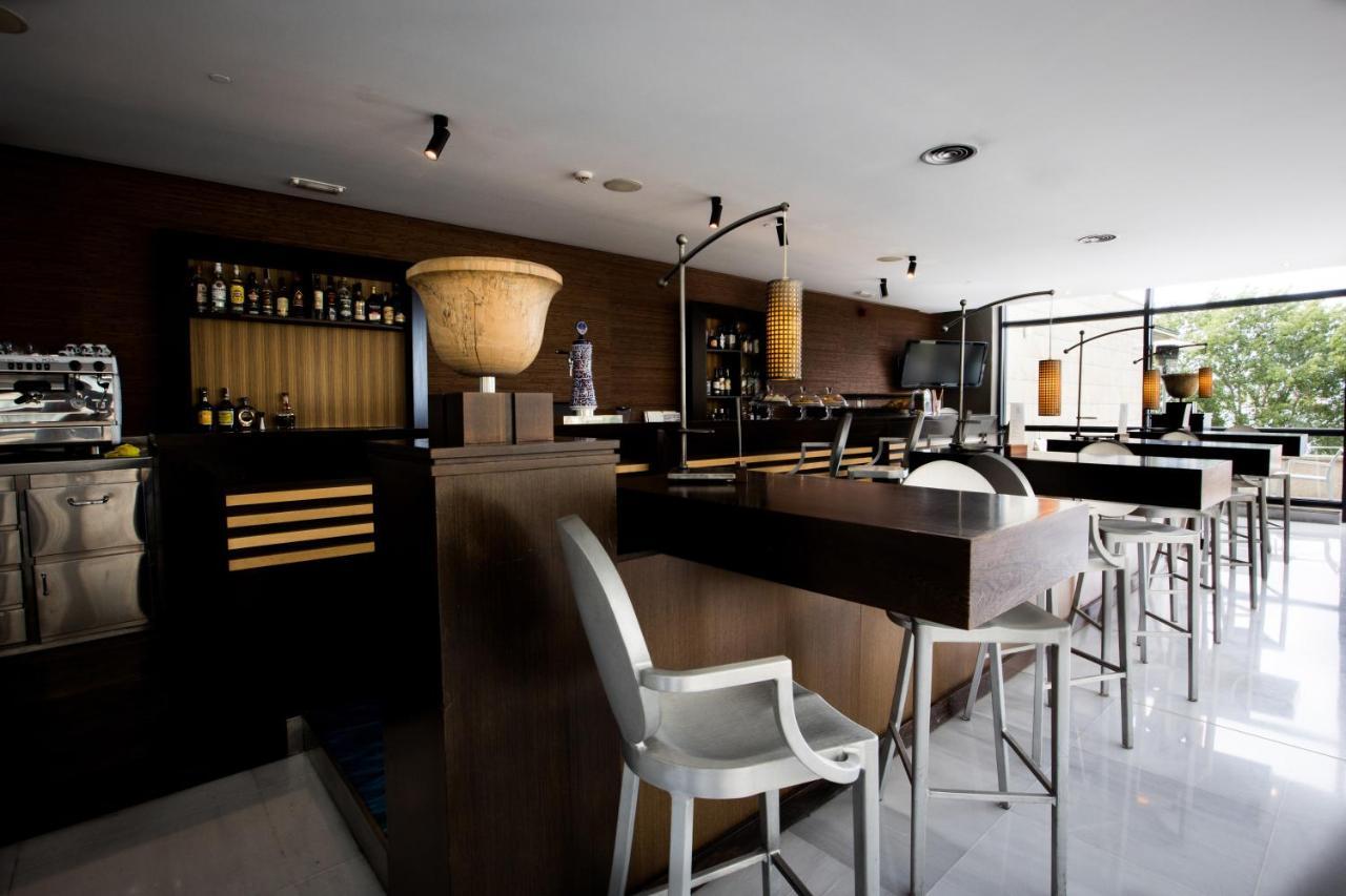 Pazo Los Escudos Hotel Spa & Resort Vigo Luaran gambar The bar