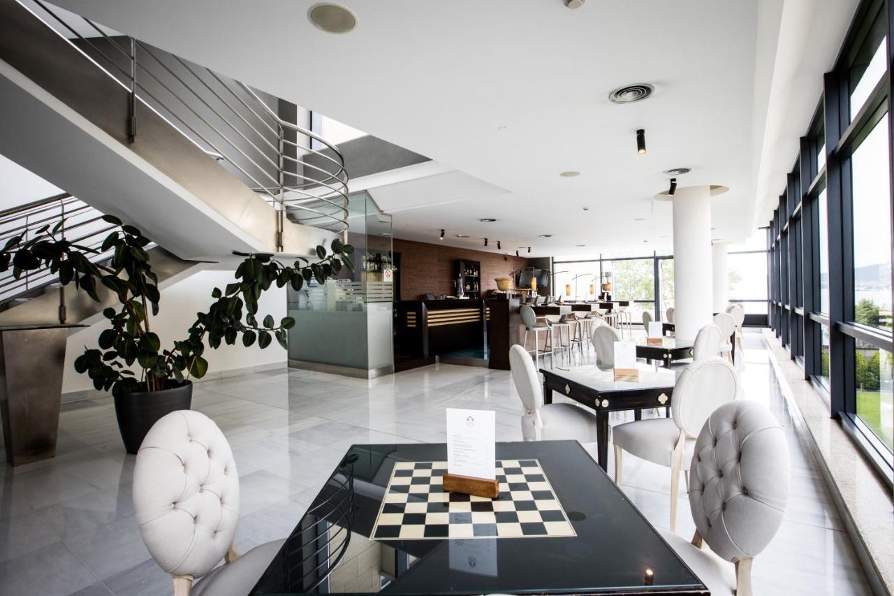 Pazo Los Escudos Hotel Spa & Resort Vigo Luaran gambar Interior of the hotel
